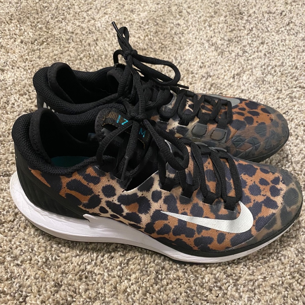 Nike Women's Leopard Print Athletic Shoes Black Brown White
